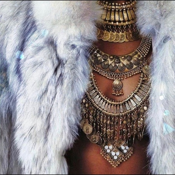 Jewelry - Queen Of All Things Statement Necklace